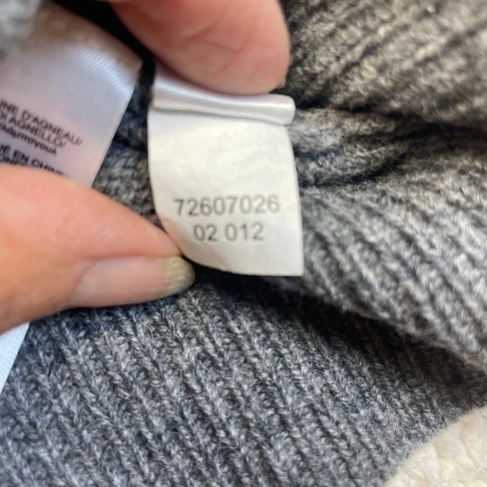 Brooks Brothers Sweater Mens M Grey Lambswool V-Neck Logo Pullover 72607026